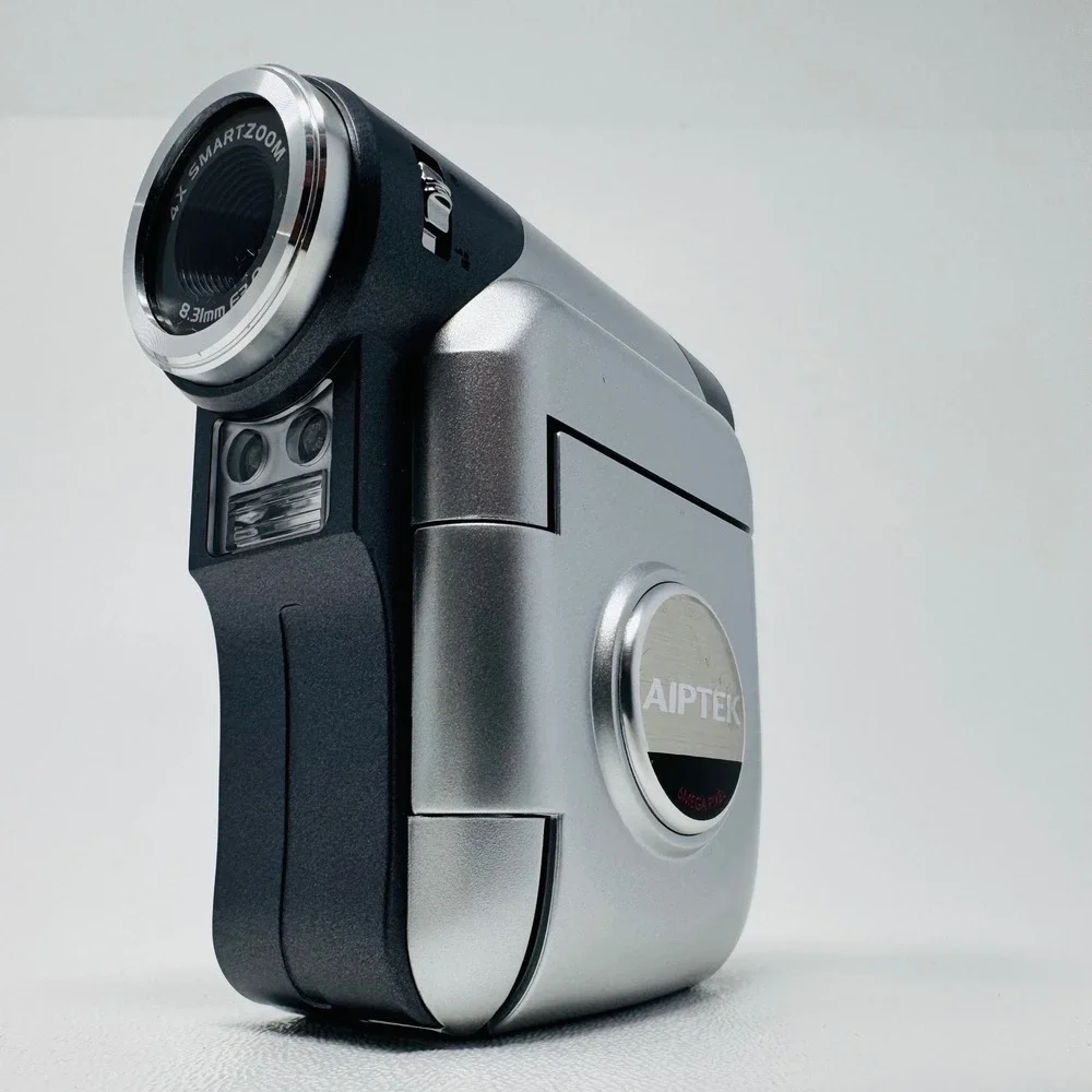 Aiptek DZO-V5T Digital Camcorder 5MP Silver Handheld Video Camera AA Battery